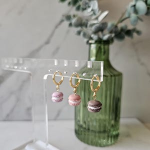 Mini Macaron Huggies