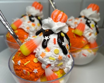 Sundae de helado de maíz dulce falso / Sundae de helado de Halloween falso / Postre de maíz dulce falso / Decoración de bandeja de varios niveles de maíz dulce / Decoración de maíz dulce