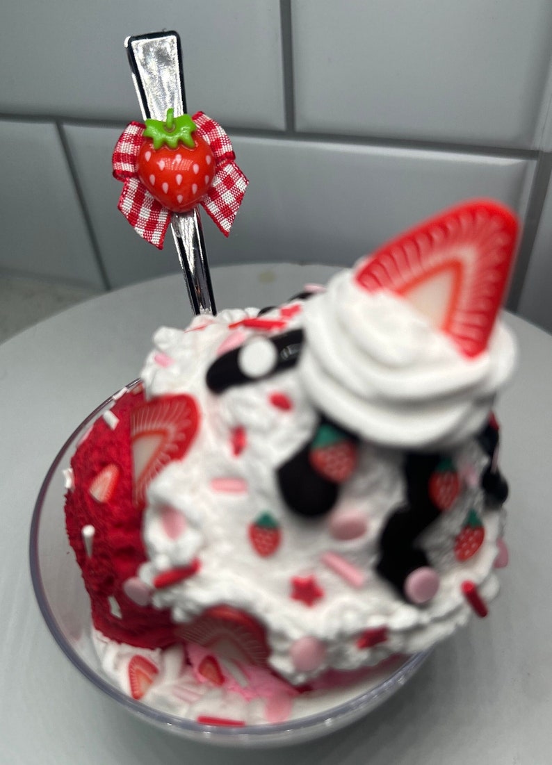 Fake Strawberry Ice Cream Sundae | Fake Strawberry Shortcake Sundae ...