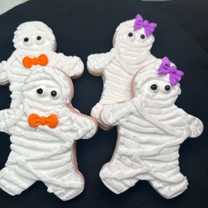 Fake Mummy Cookies |Fake Mummy Cookie Set | Fake Halloween Cookies | Halloween Cookies |Halloween Tier Tray | Fake Halloween Sweets