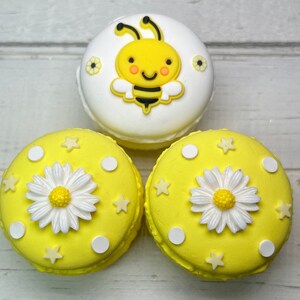 Fake Bee Macaroons | Fake Bee Cookies | Fake Honey Bee Macaroons | Honey Bee Tier Tray | Bee Decor | Honey Bee Cookie | Fake Summer Macaroon