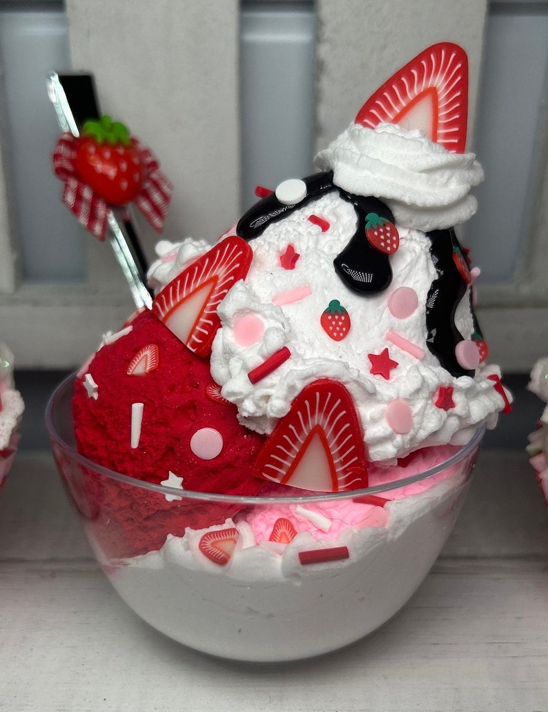 Fake Strawberry Ice Cream Sundae | Fake Strawberry Shortcake Sundae ...