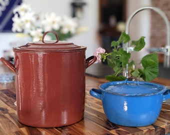 Large enamel cooking pot maroon French