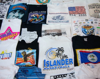 Herr Mystery Vintage Thrifted T-shirt - Mystery Travel Cities Leaders, Music, Graphic Y2K Vintage T-shirts