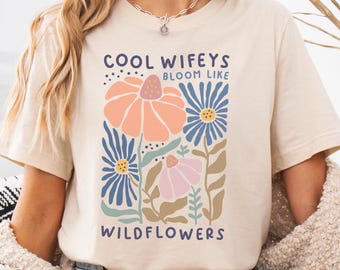 Bride T-Shirt with Flowers, Cool Wifeys Shirt, Wifey Shirt, Bridal Shower Gift, Cute Women's T-Shirt with Back Print, Floral Wedding Gift