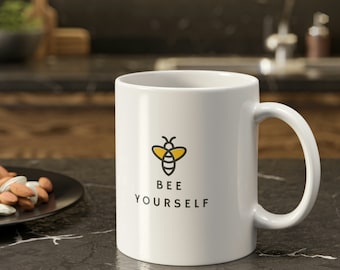 Bee Yourself - ホワイトセラミックマグ、11オンス