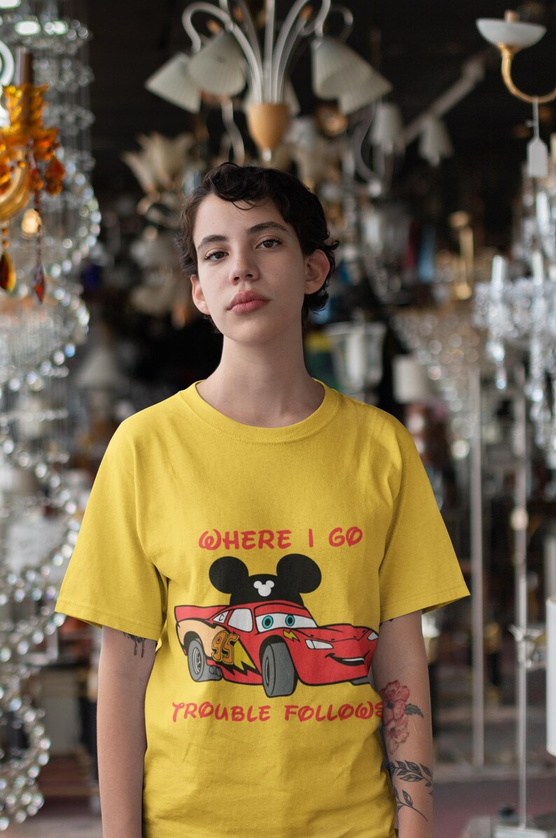 McQueen & Mater-T-shirt 'Where I Go Trouble Follows' | Disney Cars Couple-T-shirt McQueen Gold