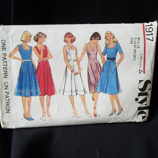 Style 1917 sewing pattern for vintage 70's dresses, halter top, square neck.,straps or sleeves size 12 cut pattern