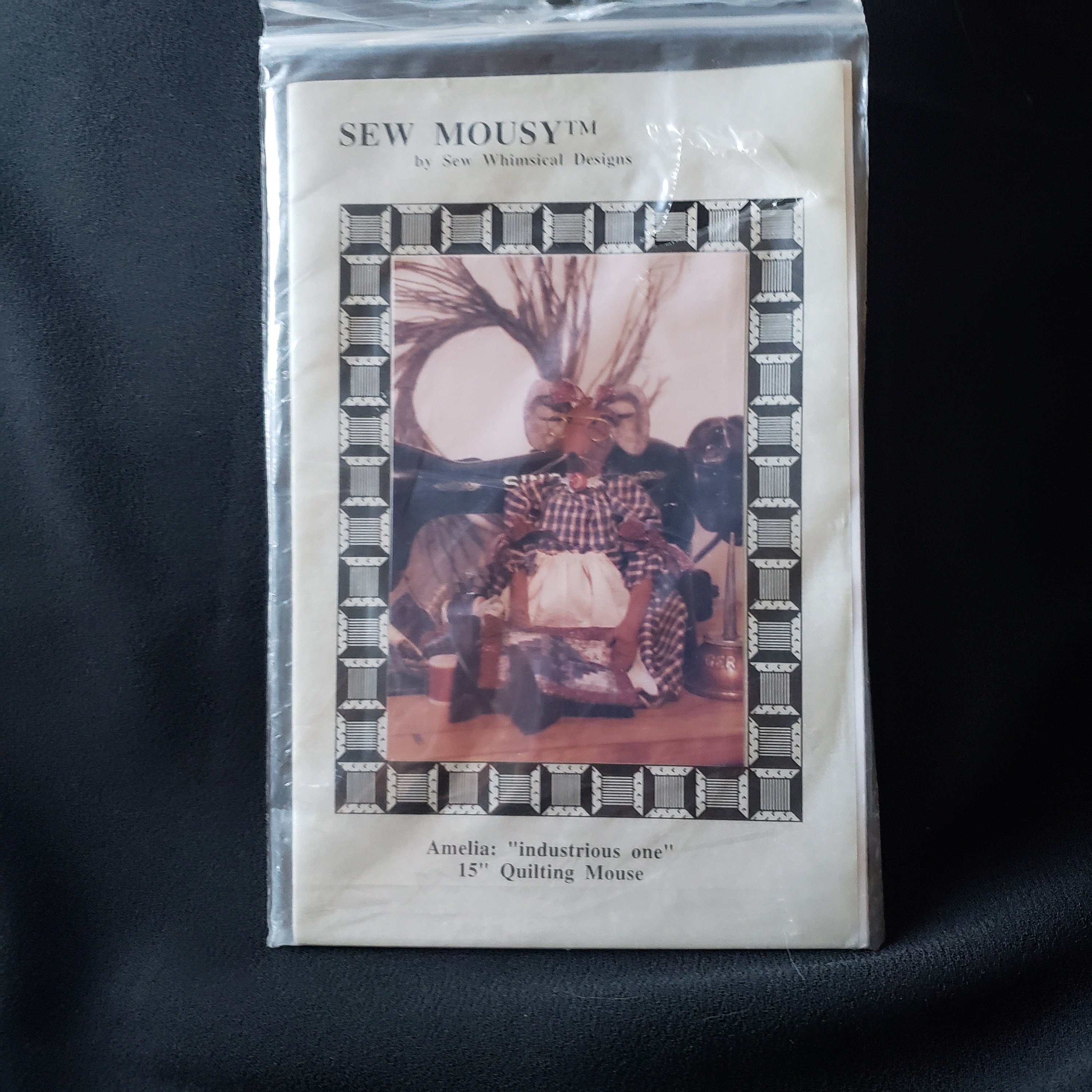 Sew Mousy by Sew Whimsical Design Amelia - industrious one 15 inch Quilting Mouse UNCUT FF