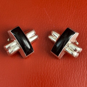 Vintage Taxco Mexico 925 sterling silver and black onyx crossed X clip on earrings. Signed.