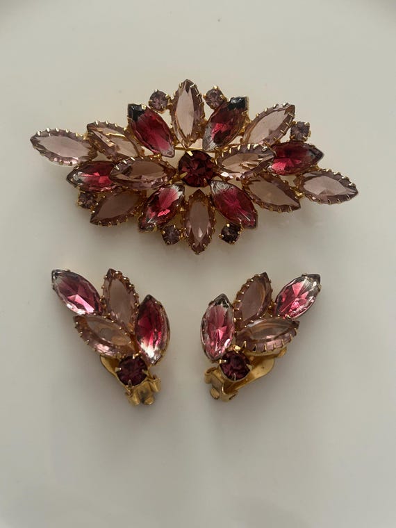 D&E Julianna Watermelon Glass Vintage Brooch Vintage Juliana D&E Purple/violet Watermelon Iridescent  main image 3