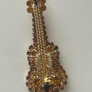 Rare vintage Hobe rhinestone and gold guitar brooch. Signed pin. Pristine!