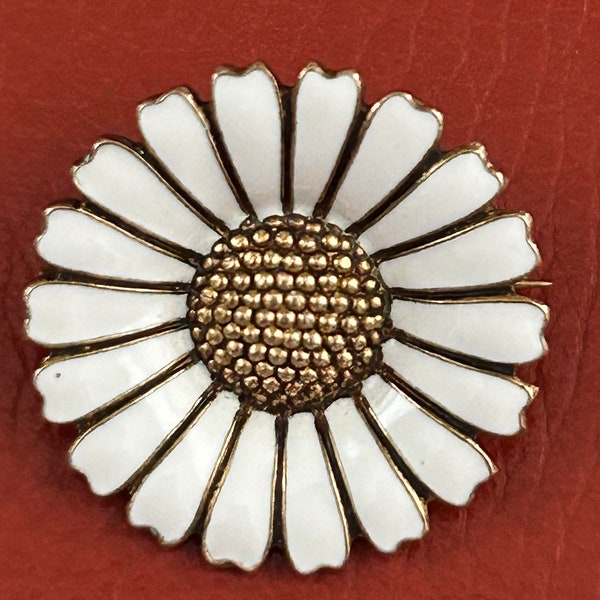 Vintage Volmer Bahner sterling enamel and gold wash daisy flower pin. From Denmark. Signed. Excellent vintage condition!