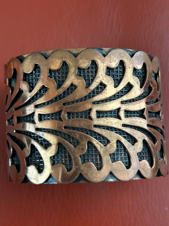 Beautiful vintage copper and mesh carved cuff bra… - image 7