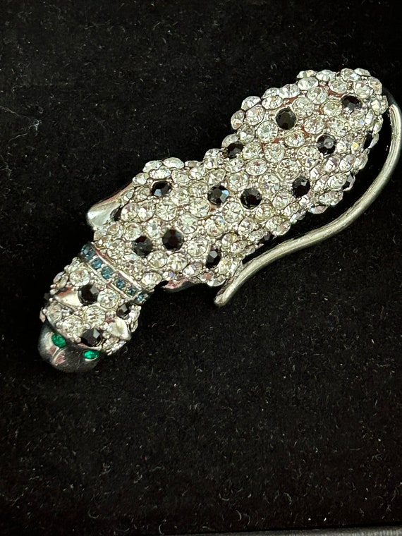 Vintage KJL rhinestone leopard brooch. Signed KJL… - image 2