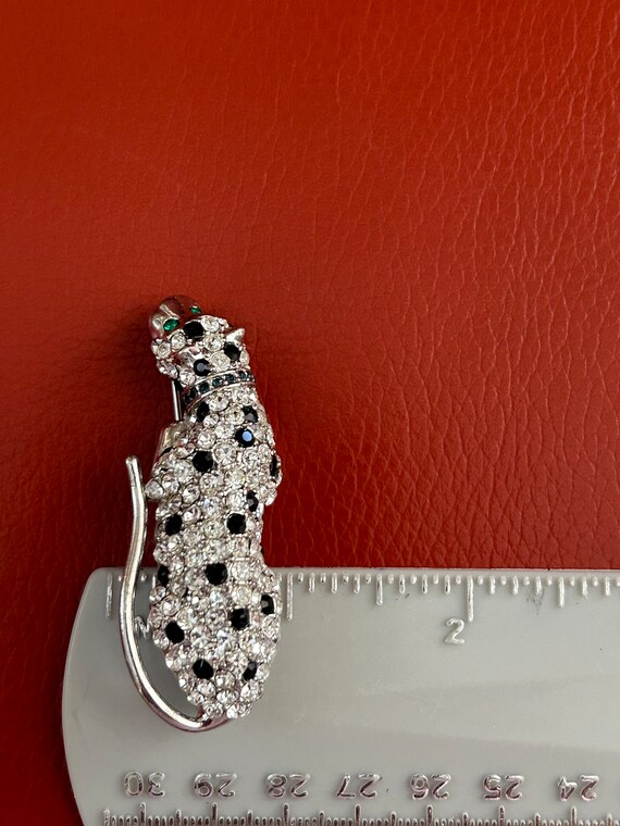 Vintage KJL rhinestone leopard brooch. Signed KJL… - image 7