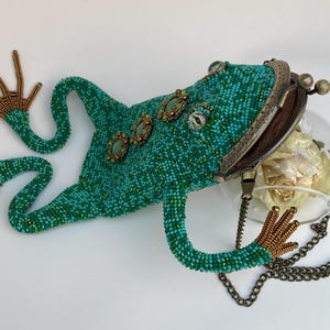 Bolsa de sapo feita à mão, bolsa de sapo, capa de sapo para iPhone, bolsa grande de sapo, bolsa clutch de sapo, bolsa de réptil, bolsa clutch de sapo, bolsa de príncipe sapo, bolsa de sapo com miçangas