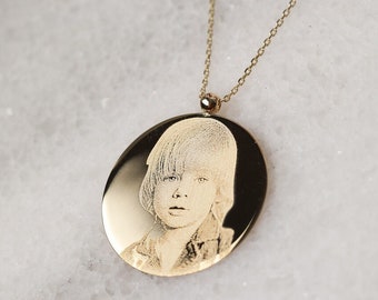14K Gold Photo Engraved Necklace/ Personalized Photo Picture Necklace/Dainty Disc Photo Engraving Necklace/Mother's Day Gift /Gift Family