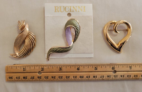 Brooch Lot Of 3 Gold Tone - image 2