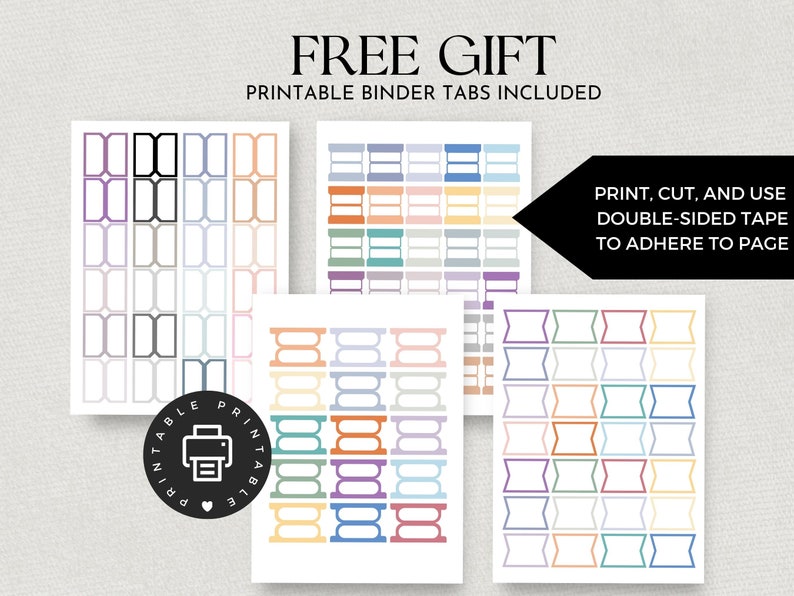 Op de afbeelding: Printbare bindertabs in verschillende kleuren en stijlen. De tabs zijn ontworpen om uit te knippen en te gebruiken om binders te organiseren. De tekst op de afbeelding luidt "GRATIS CADEAU PRINTBARE BINDER-TABS INBEGREPEN PRINTEN, UITKNIPPEN EN GEBRUIK DUBBELZIJDIGE TAPE OM AAN DE PAGINA TE BEVESTIGEN".
