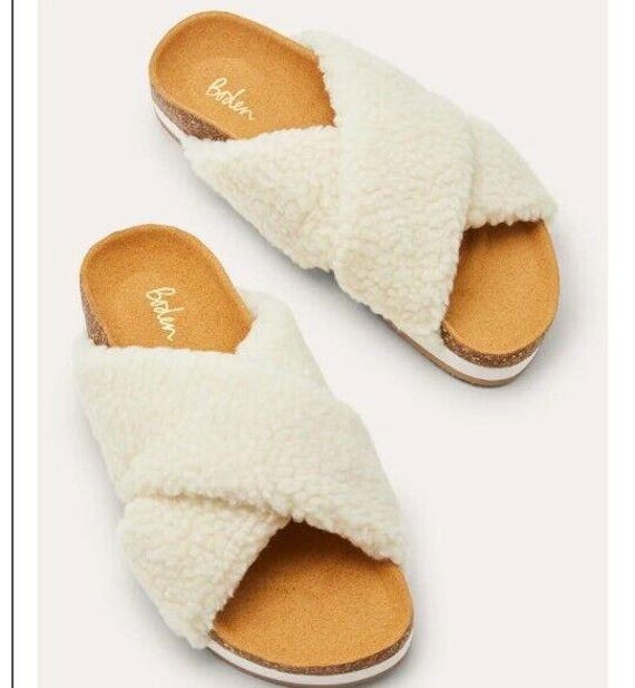 Sandalias Boden Borg con tiras cruzadas de felpa esponjosa, color