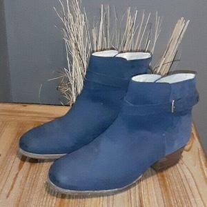 Boden Suede Ankle Boots With 2-Inch Block Heel Navy Eu 36 Excellent Condition