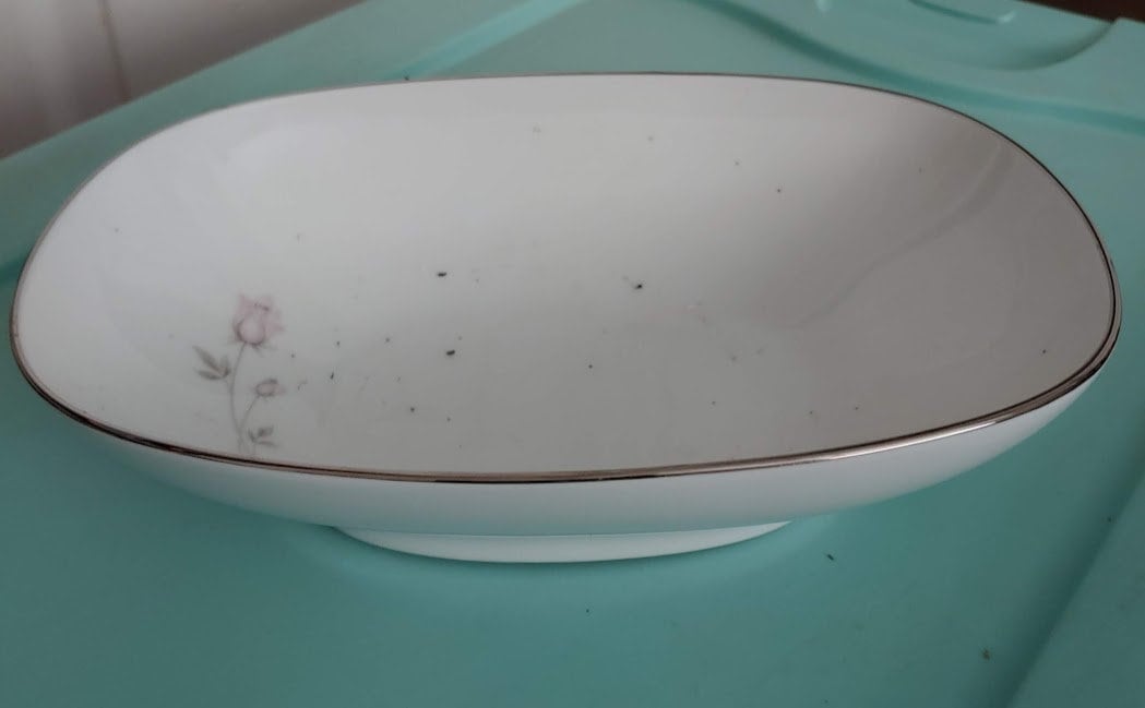 Vintage Noritake Oxford #5767 Porcelain Serving Bowl - Aqua Blue - Excellent Pre-Owned Condition