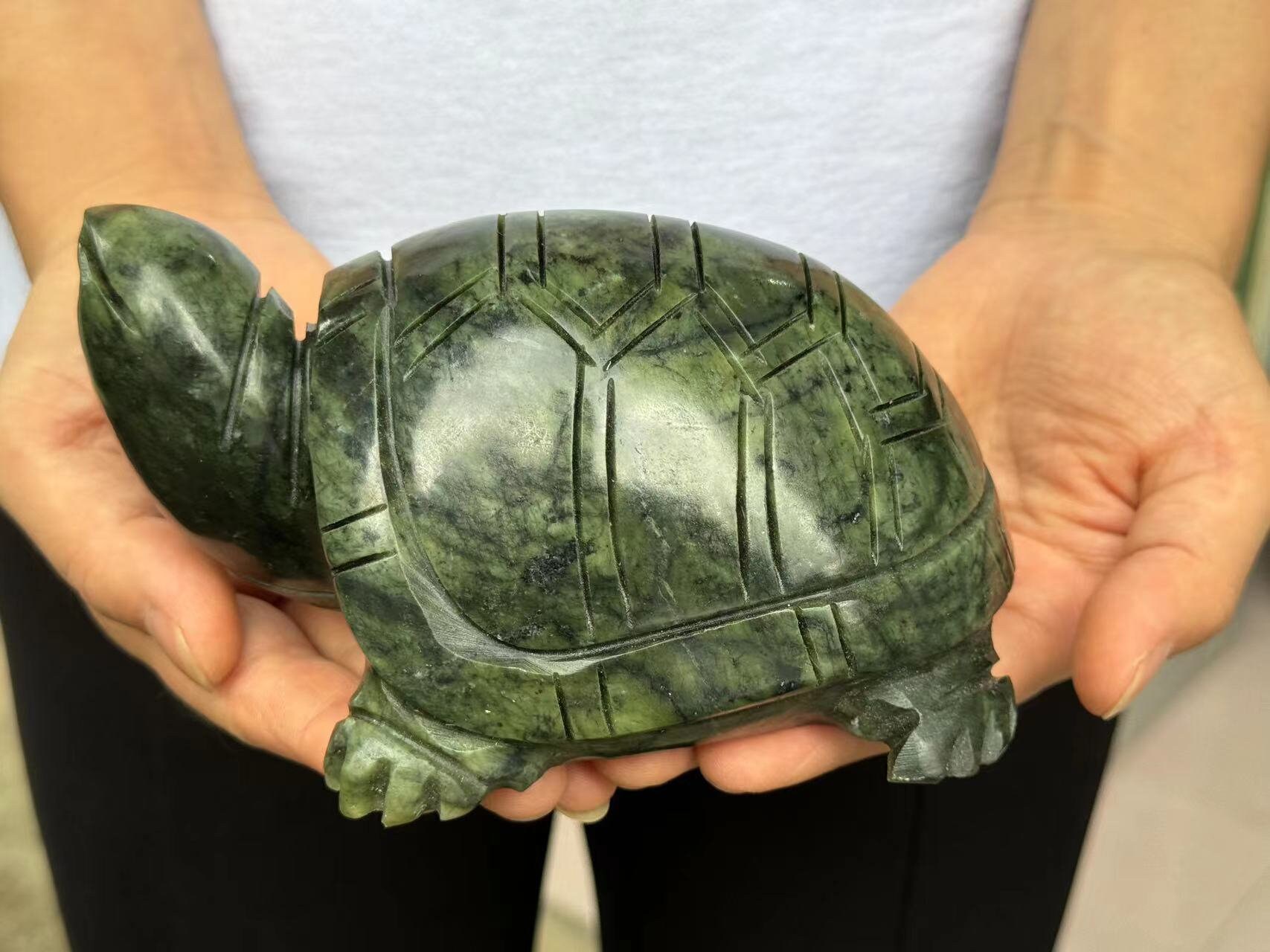 天然グリーン翡翠亀の彫像風水ホームデコレーション、亀の置物彫刻