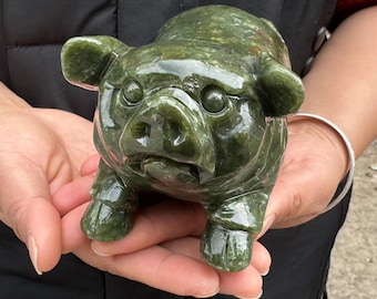 彫刻された緑色の翡翠の豚の置物：ヴィンテージ風水幸運動物像 - Etsy 日本