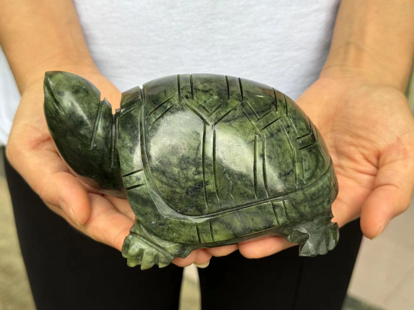 天然グリーン翡翠亀の彫像風水ホームデコレーション、亀の置物彫刻