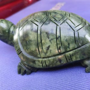 Green Natural Jade Turtle Hand Carved, Home office Decoration with Luck,Crystal Healing Turtle Figure Carving Charm Totem Ornament  Success