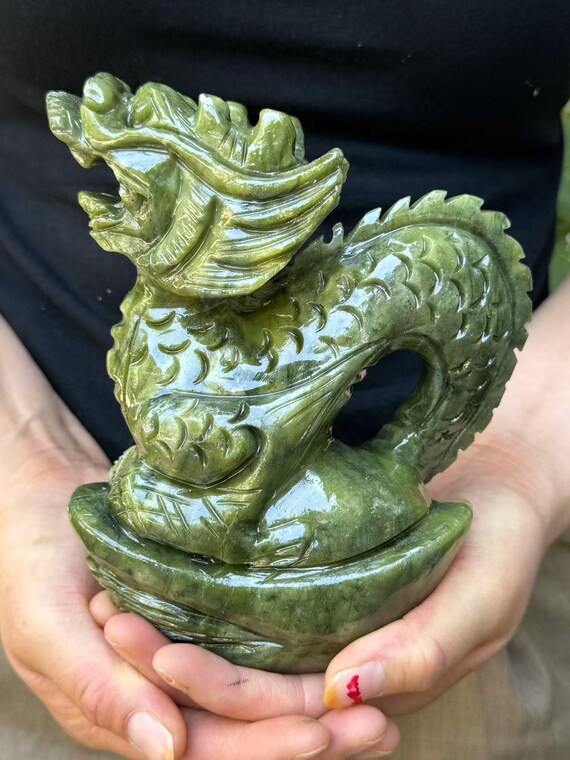 天然グリーン翡翠の龍の像、中国風水ラッキー龍動物の置物、幸運 天然グリーン翡翠の龍の像、中国風水ラッキー龍動物の置物、幸運