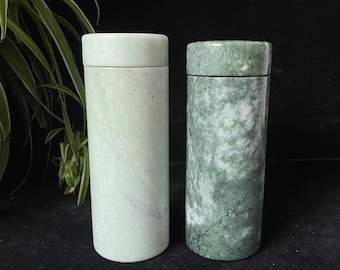 1 pcs Natural Exquisite green jade tea cup, Hand Carved water cup Crystal Mugs Juice Glass Crafts Jadeite coffee cup Kung Fu Tea cup gifts .