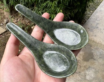2Pics Natural Green Jade Spoon Quartz Crystal Healing Gem Random Stone hand carved spoon Jadeite Jasper Tea Fancy Coffee Spoons for Cafe D47