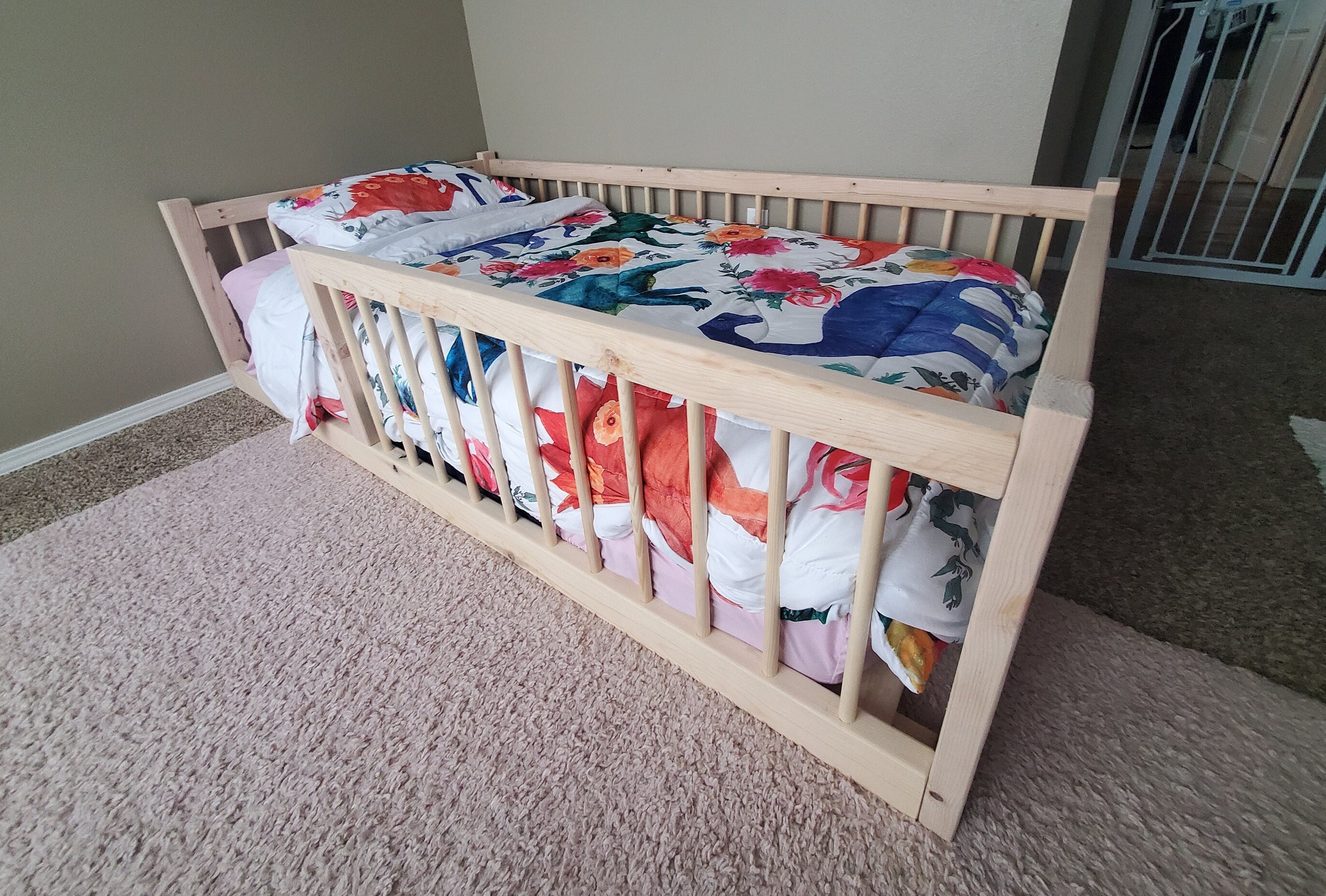 Washable Baby Bed Cot Crib With Guardrail For Infants Safety Barrier