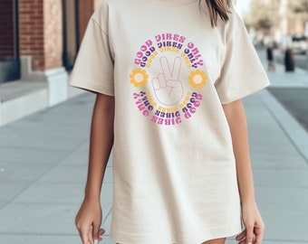 Vintage Groovy Hippie Tee, Good Vibes Only Design, Cute Trendy Oversized T-Shirt, Chic Shirt, 2023 Trending Designs
