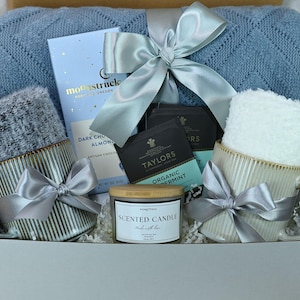 Happy Housewarming Gift Box, Gift Box for Couple, Anniversary Gift, Thank You Gift Box from Realtor, House Warming Gift Basket, Wedding gift