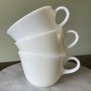 Vintage Pyrex Tea /  Coffee Cups