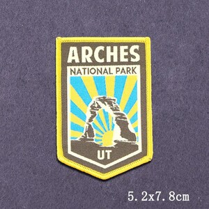 Arches Nationalpark bestickter Aufnäher, Abenteuer in der Natur, Aufnäher Naturabenteuer, Nähaufnäher für Kleidung, Reise-Aufnäher Outdoor-Abzeichen