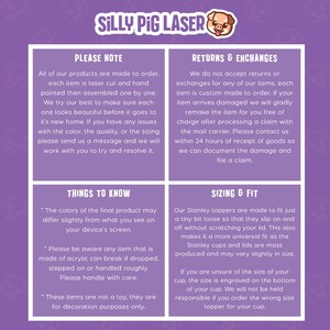 Puede incluir: Una gu&iacute;a ilustrada rosa y blanca con informaci&oacute;n sobre productos personalizados cortados con l&aacute;ser, incluyendo detalles sobre devoluciones, cambios, tallas e instrucciones de cuidado. La gu&iacute;a presenta un cerdo de dibujos animados con un rayo l&aacute;ser.