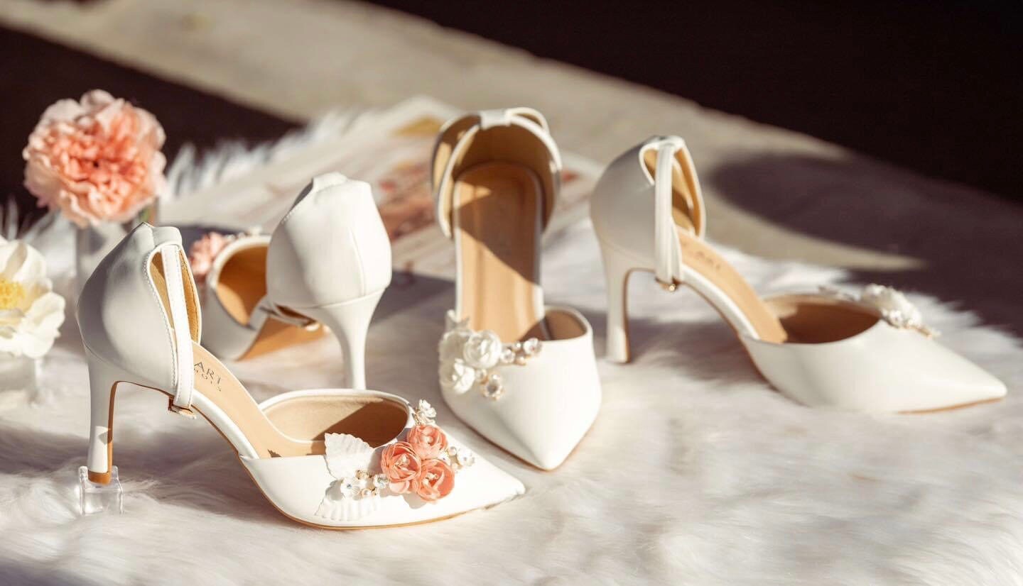 pointed wedding shoes