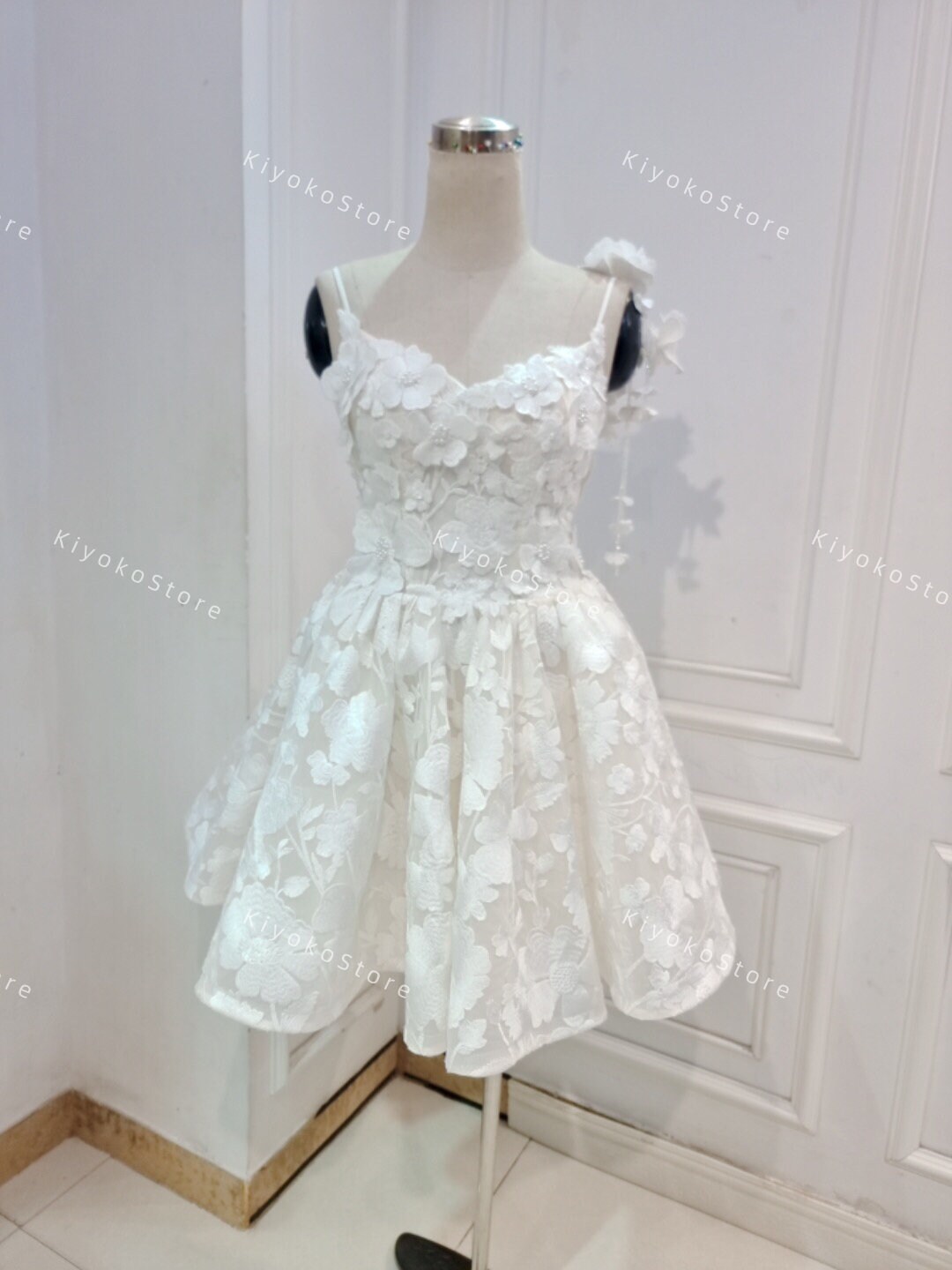 3D Floral Lace Beaded Short Wedding Dress main image 1