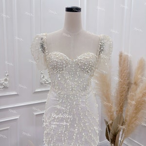 Short wedding dress. Short beaded wedding dress. Mini wedding dress. Reception wedding dress. Corset wedding dress.