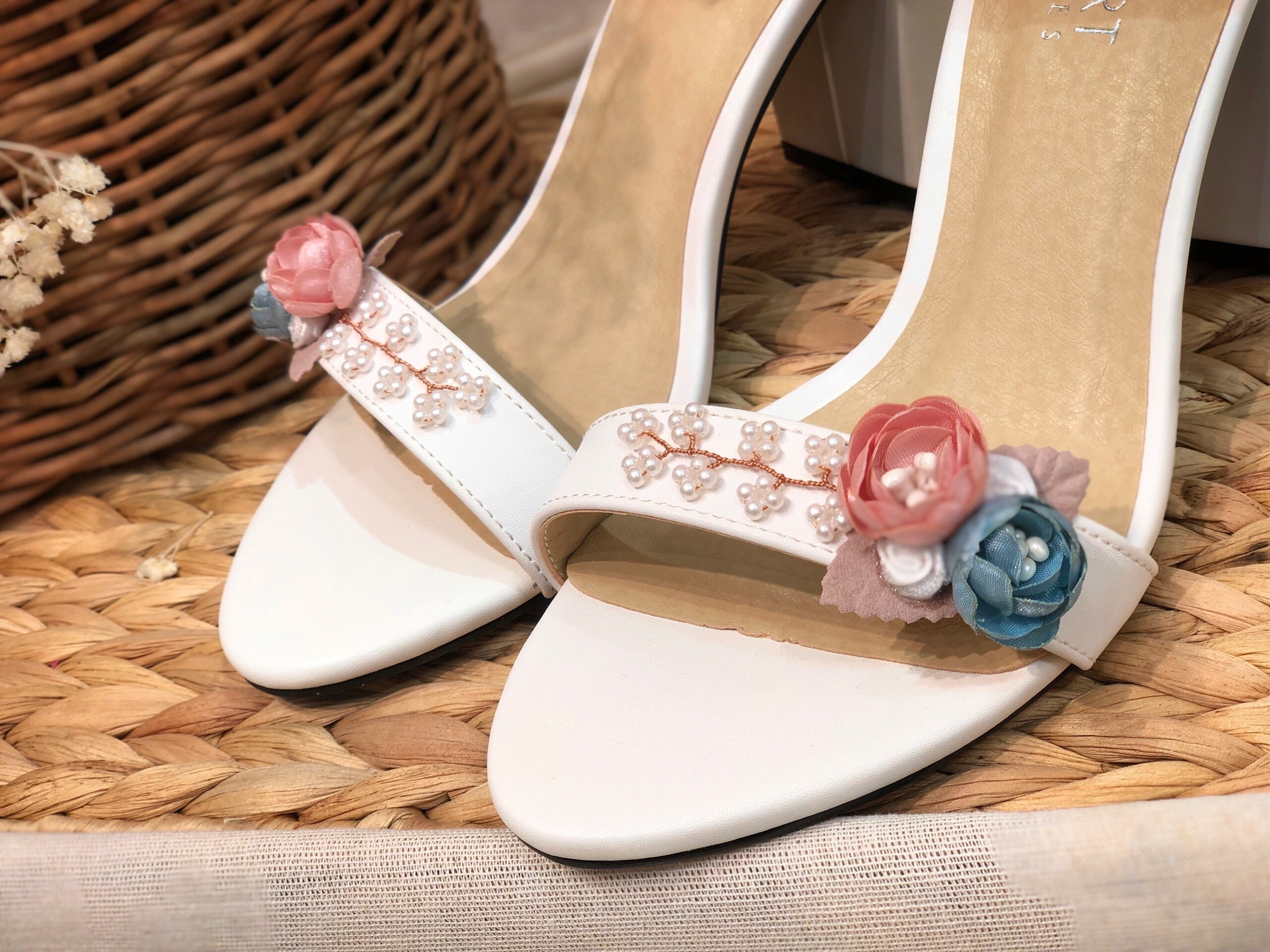 Wedding Shoes With Colorful Roses. Luxury Square Heel Bridal Wedding ...