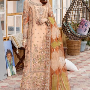 Peach Glamour Pakistani Dress Clothes Fashion Woman Party Formal Luxury  Pret Indian Pakistan Lengha Gharara Saree Shalwar Kameez Shaadi 