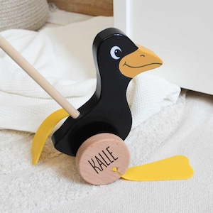 Holz-Schiebetier Rabe mit Personalisierung, Geschenk Kleinkind 1. Geburtstag, Laufen lernen