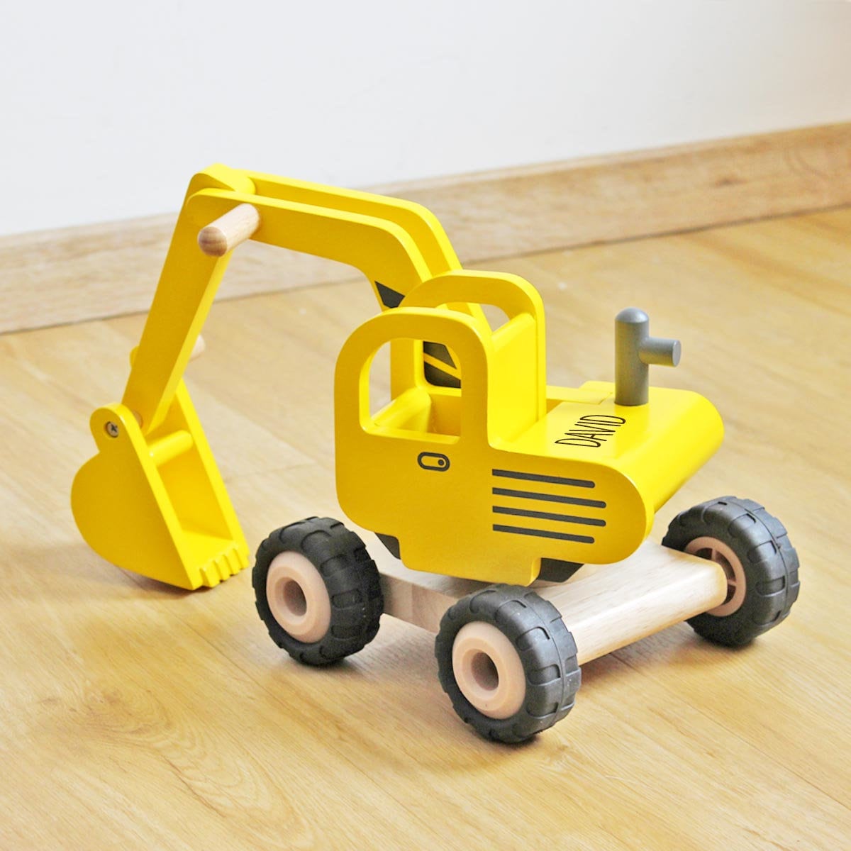 Bagger gelb personalisierbar, Spielzeugbagger aus Holz, Geschenk Jungs, Holzspielzeug goki