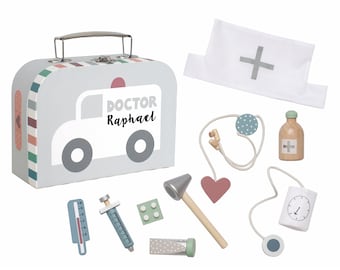 Personalisierbarer Arztkoffer mit Holz-Utensilien grau/silber | Geschenk Junge Mädchen | JaBaDaBaDo Spielzeugkoffer