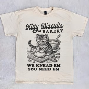 Cat Biscuit Shirt, Cute Kitty Biscuits Bakery Retro Style T-Shirt, Funny Baking Gifts for Her, Cat Lover Baker Tshirt, Kitten T-Shirt