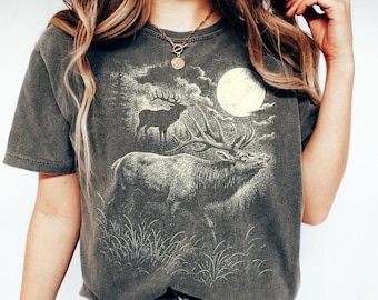Vintage Elk, Deer Moon Graphic Tee Shirt, Retro Wildlife Sweater, 90s Nature T Shirt, Forest Animal Hunter Gift T-Shirt